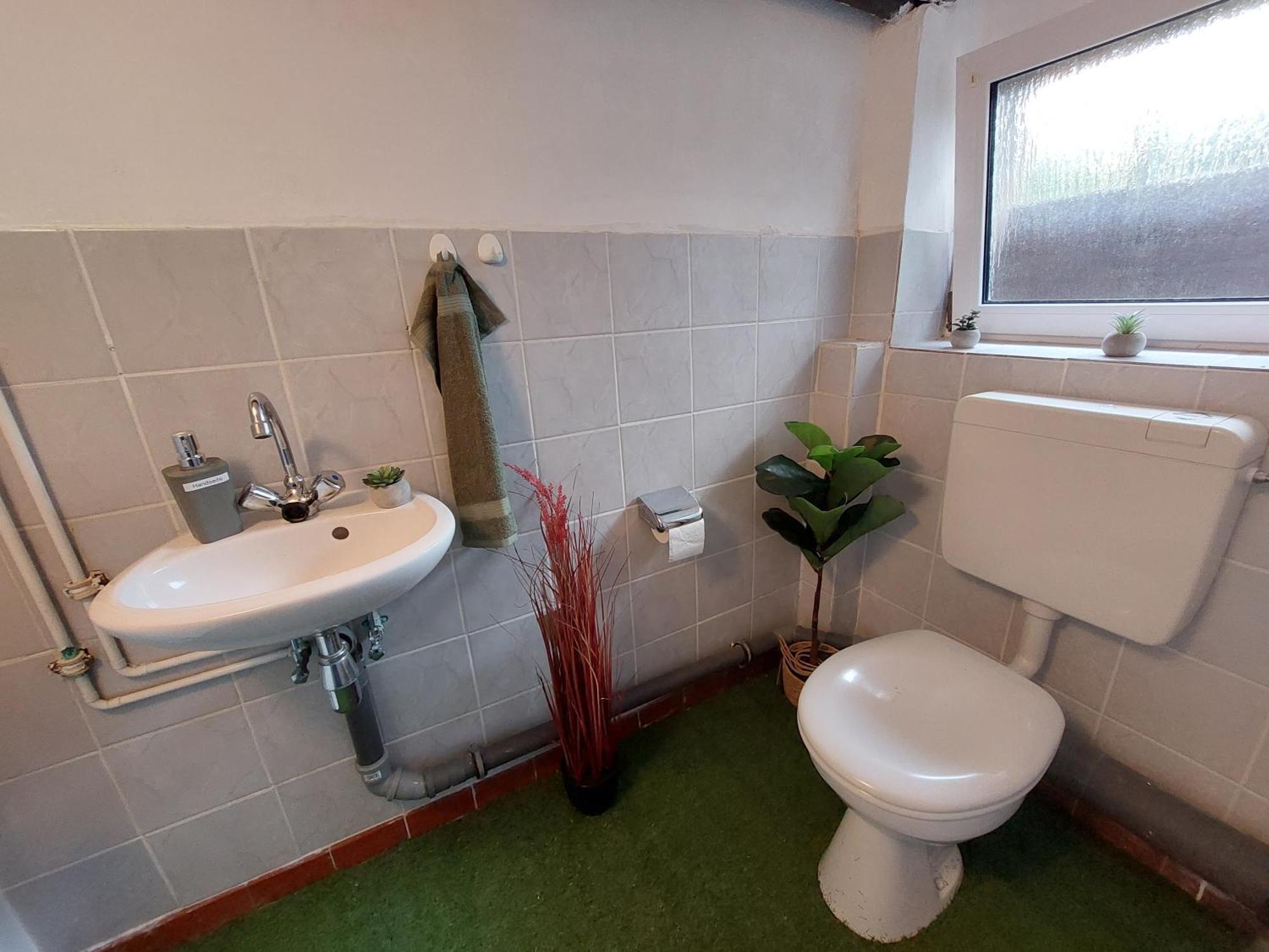 Cozy Home, 7 Beds, Wifi, Kitchen, Balcony, Bielefeld Center Ngoại thất bức ảnh